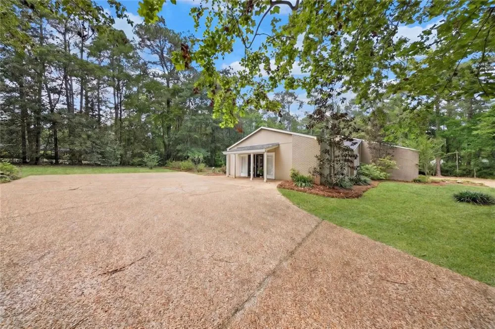 20 Cherokee Road Moultrie, GA 31768