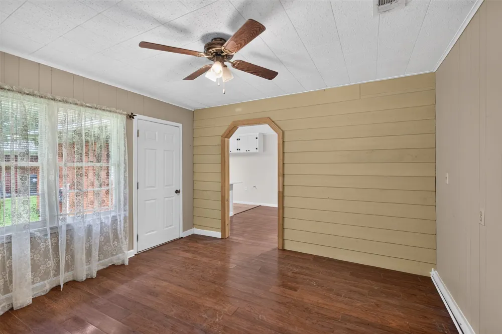 305 8th Street NE Springhill, LA 71075