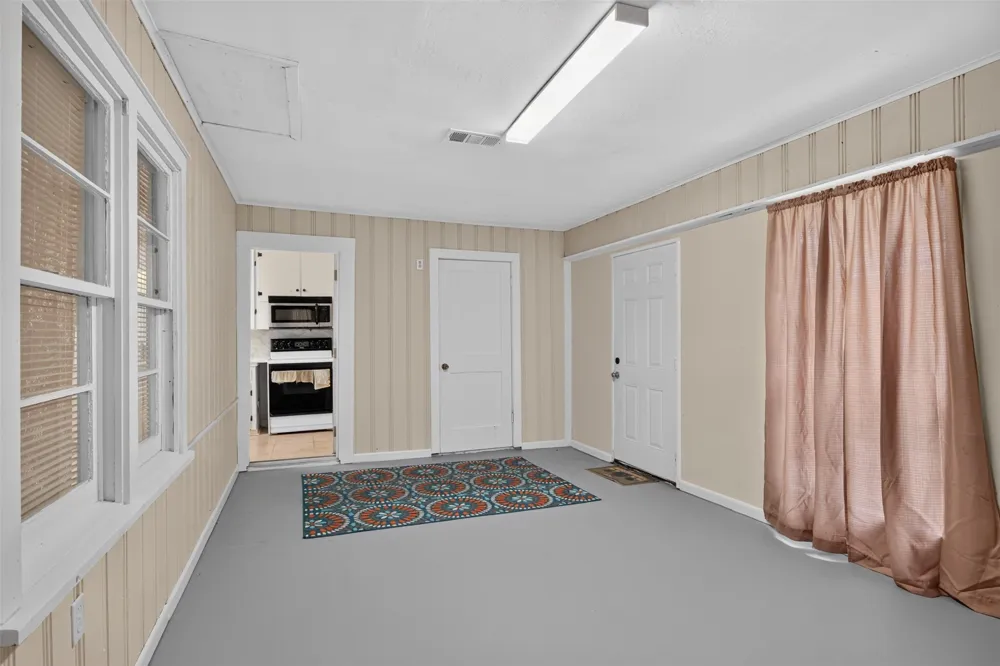 305 8th Street NE Springhill, LA 71075