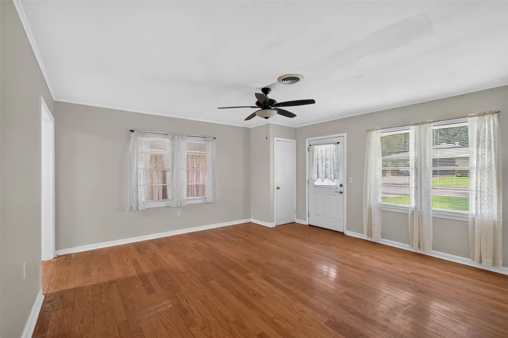 305 8th Street NE Springhill, LA 71075