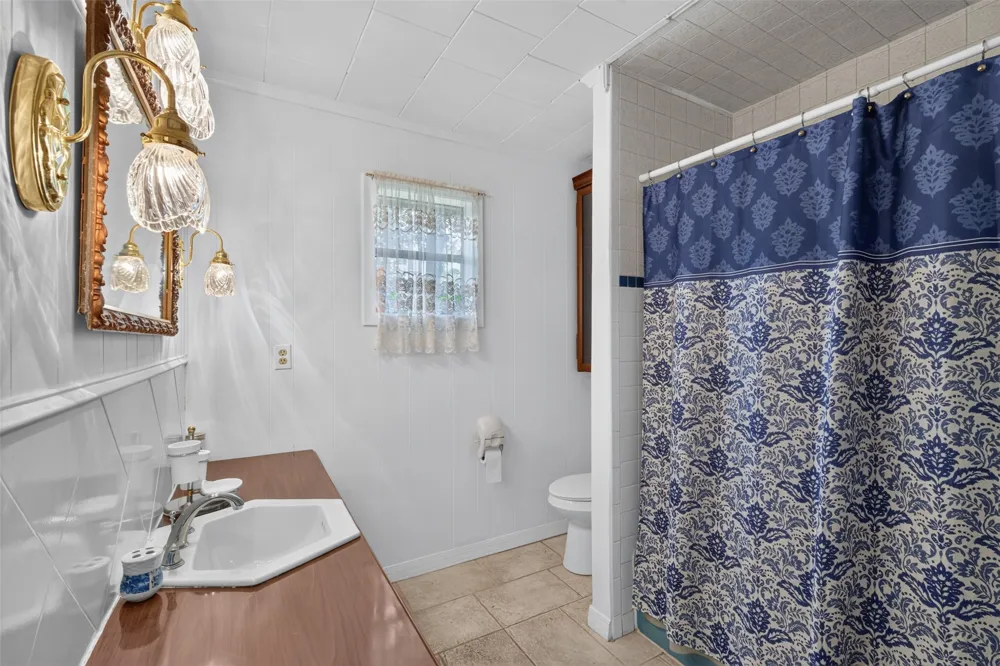 305 8th Street NE Springhill, LA 71075