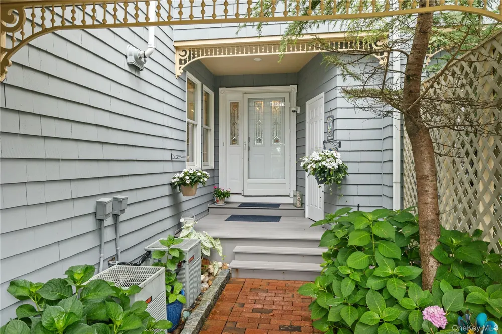 8 Victoria Drive #8 Amityville, NY 11701