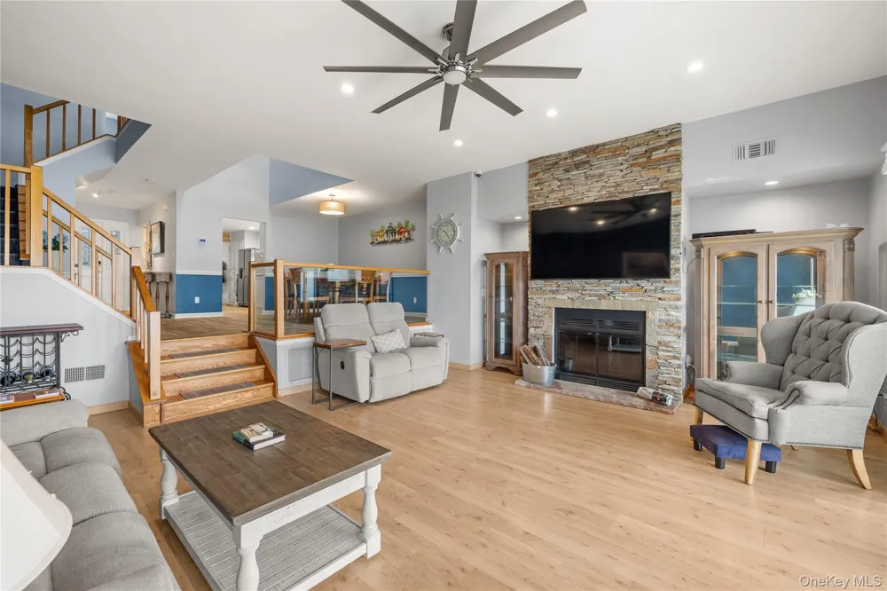 8 Victoria Drive #8 Amityville, NY 11701