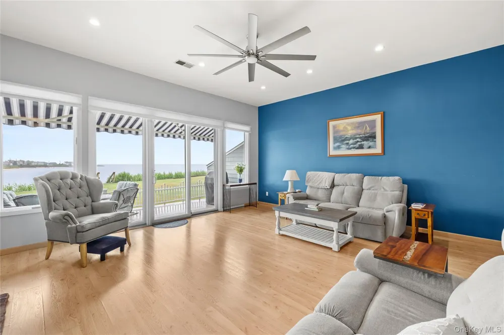 8 Victoria Drive #8 Amityville, NY 11701