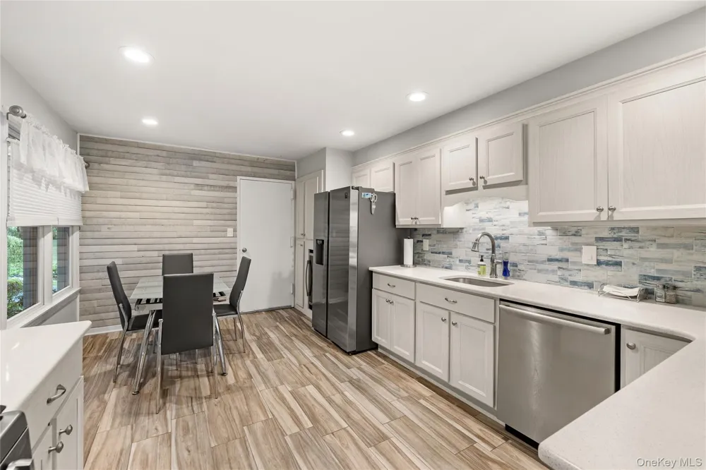 8 Victoria Drive #8 Amityville, NY 11701