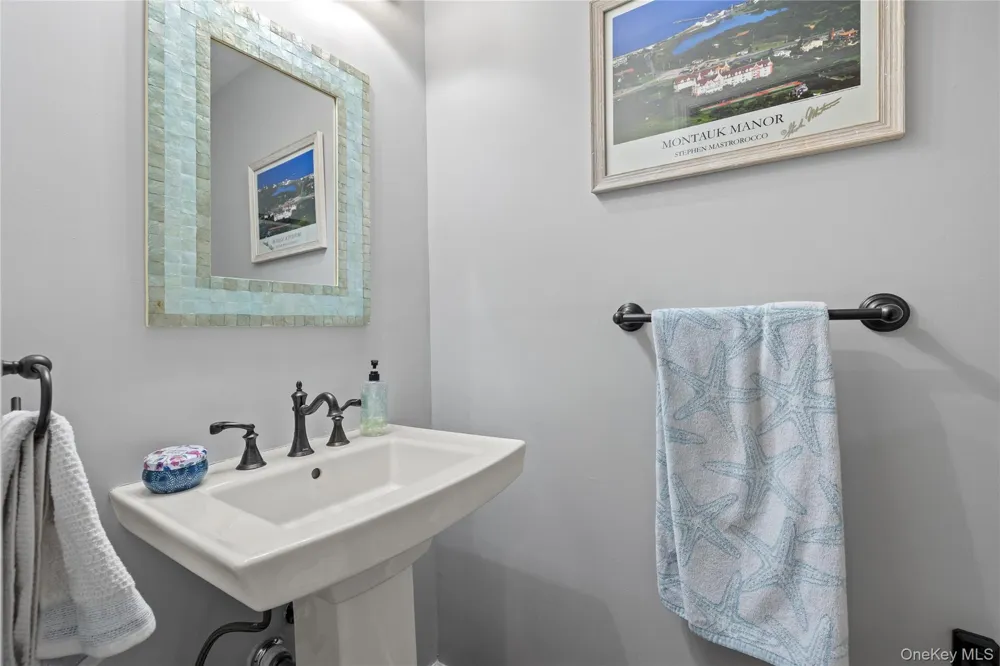 8 Victoria Drive #8 Amityville, NY 11701