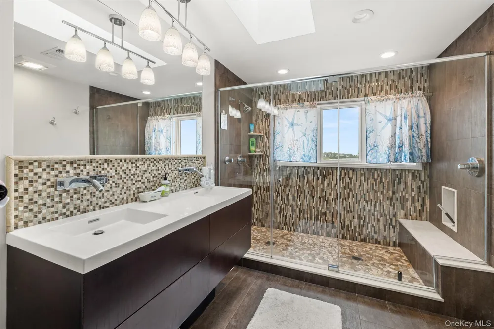 8 Victoria Drive #8 Amityville, NY 11701