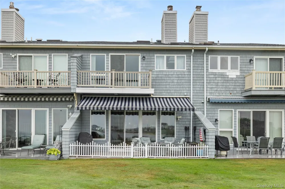 8 Victoria Drive #8 Amityville, NY 11701