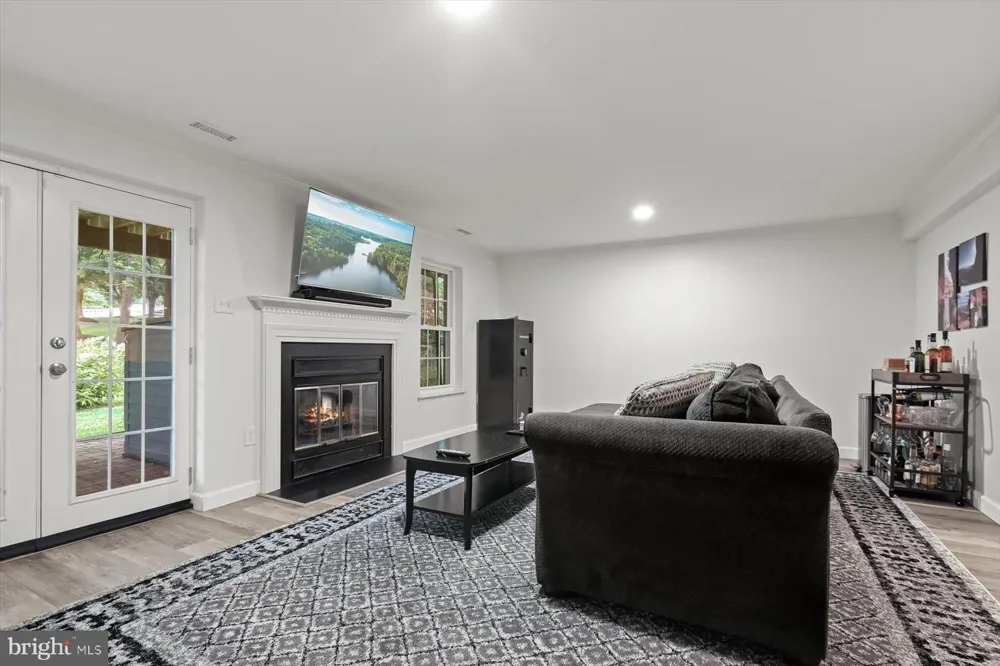 8614 TOWER BRIDGE WAY Lutherville Timonium, MD 21093