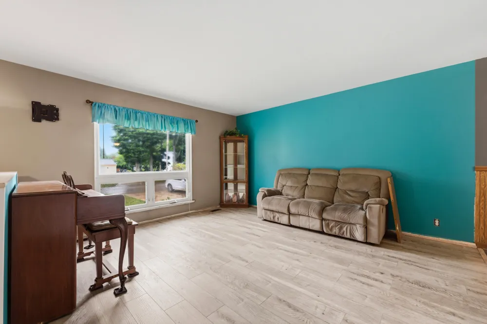 1686 Sherwood Avenue Dorr, MI 49323