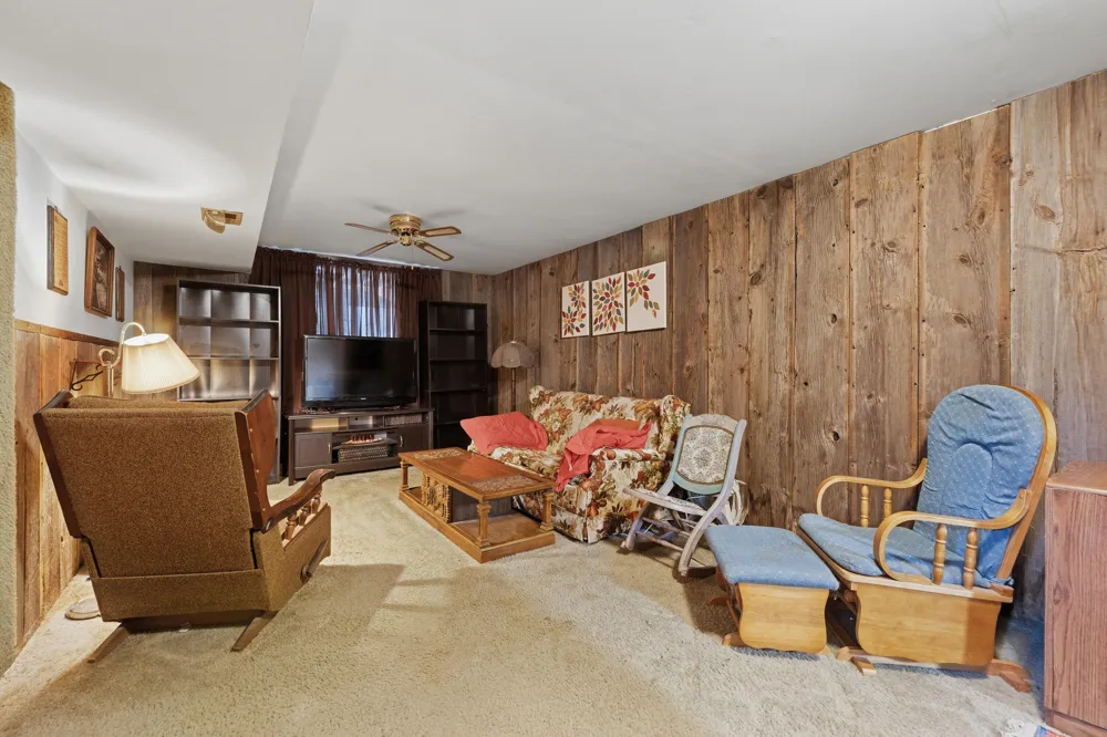 1686 Sherwood Avenue Dorr, MI 49323