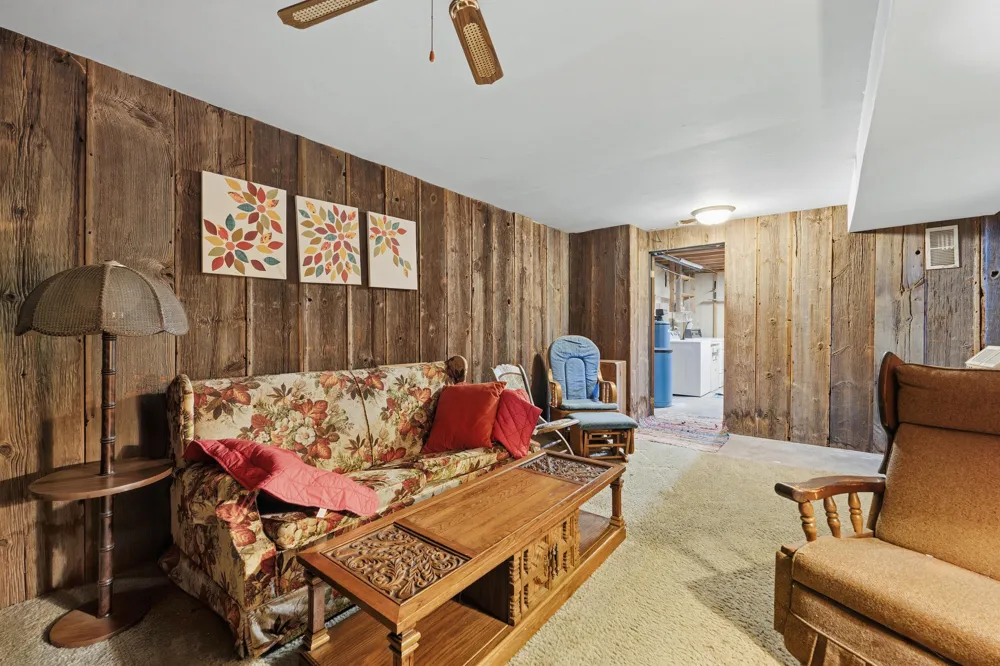 1686 Sherwood Avenue Dorr, MI 49323