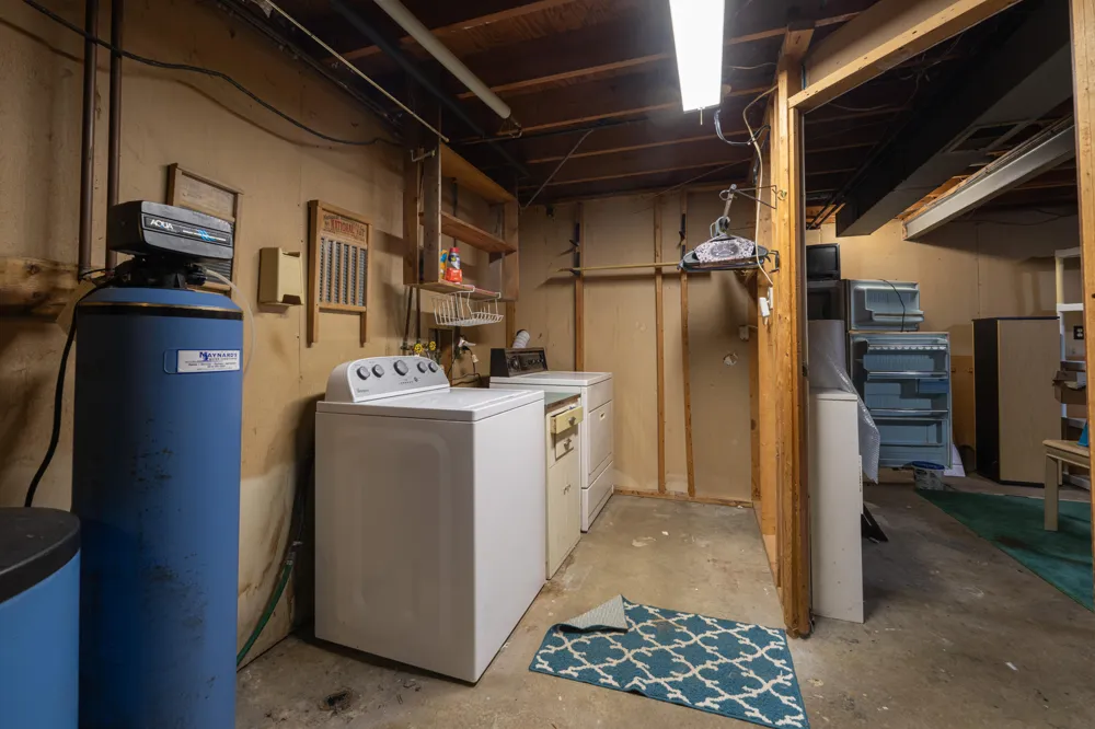 1686 Sherwood Avenue Dorr, MI 49323