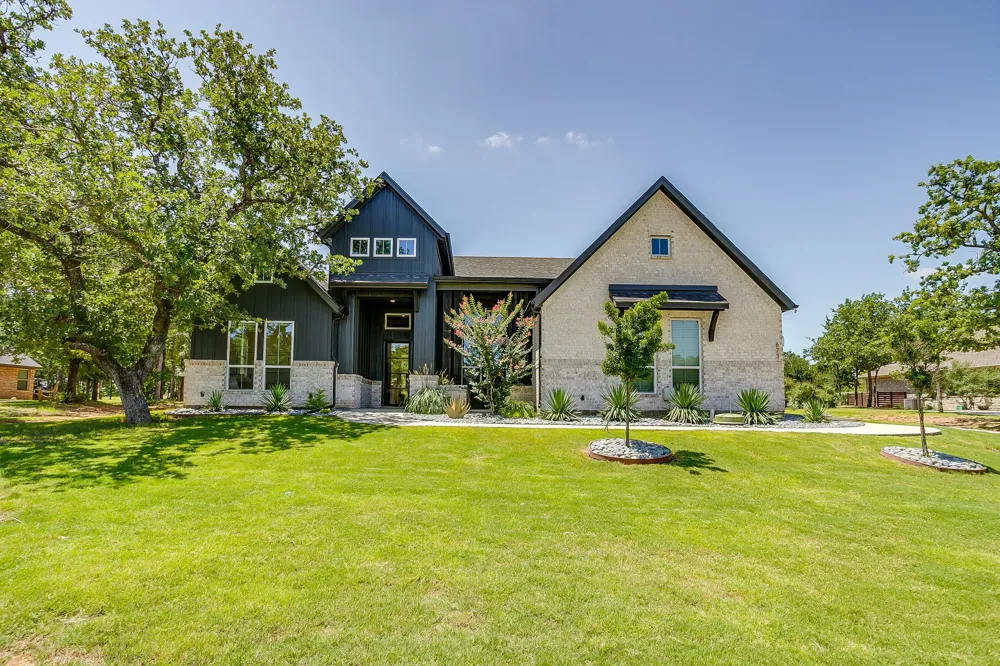 673 S Sugartree Drive Lipan, TX 76462