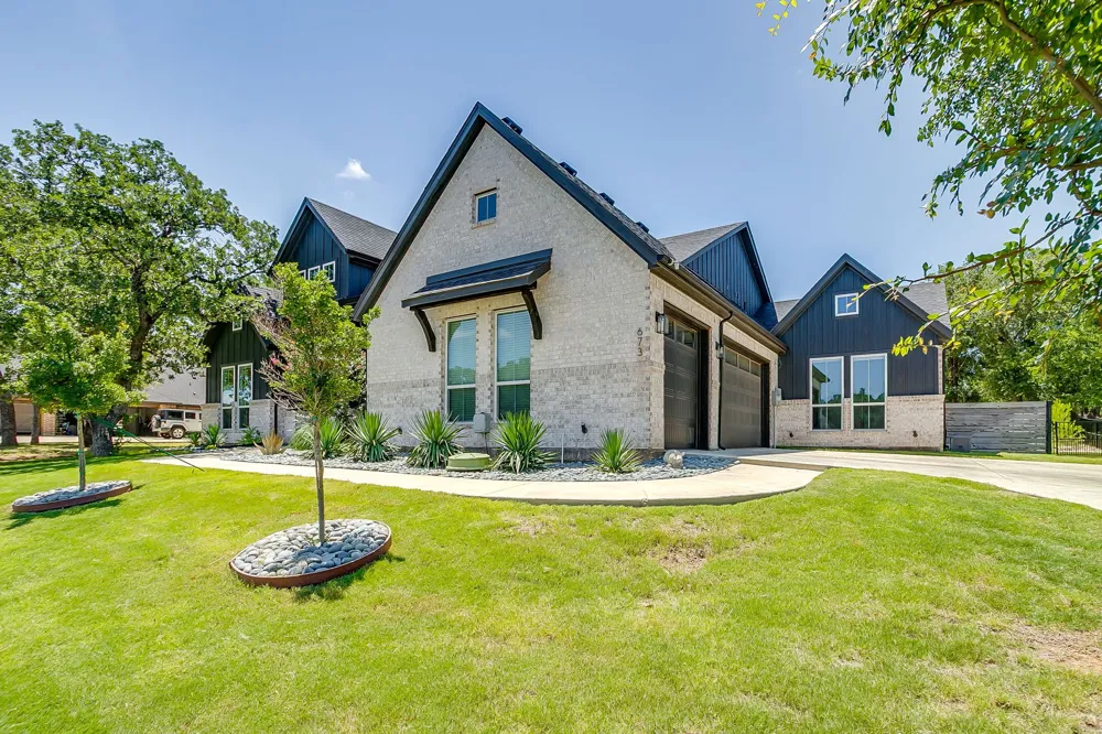 673 S Sugartree Drive Lipan, TX 76462