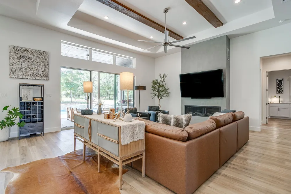 673 S Sugartree Drive Lipan, TX 76462