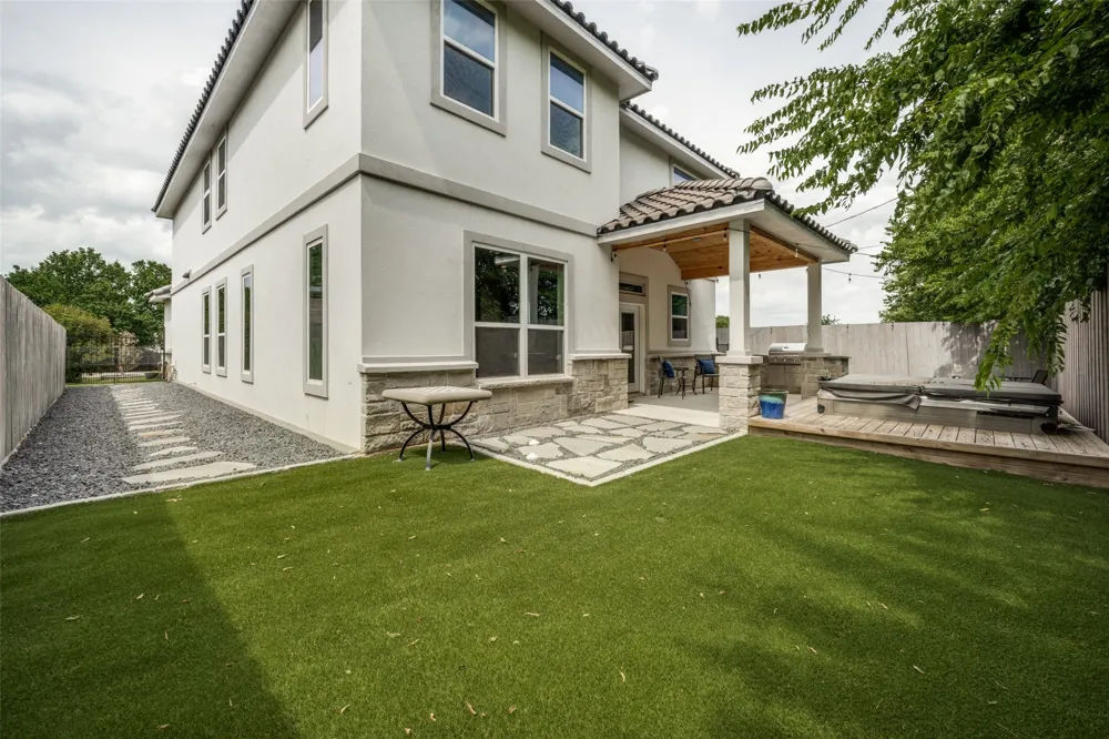 110 Cedar Lane Roanoke, TX 76262