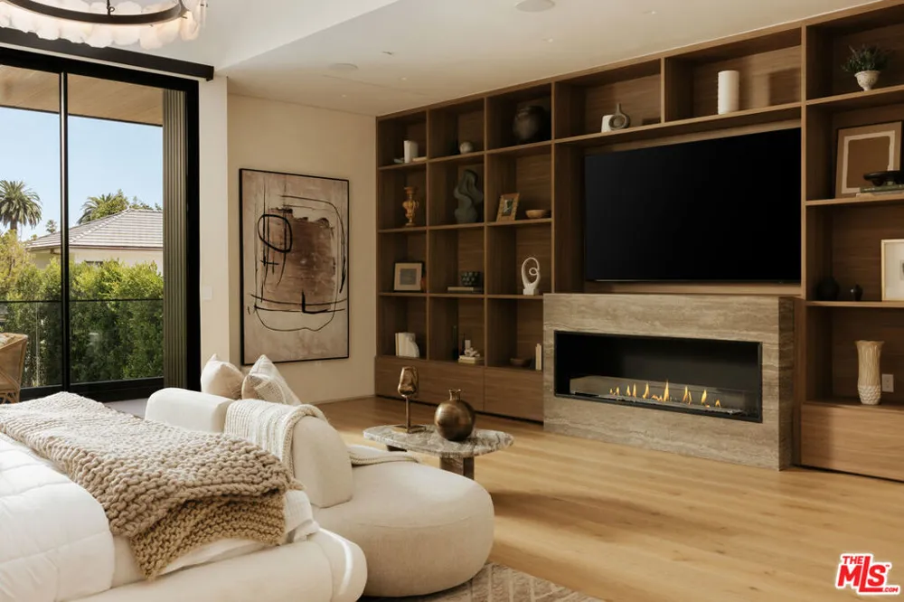 528 Marguerita Avenue Santa Monica, CA 90402