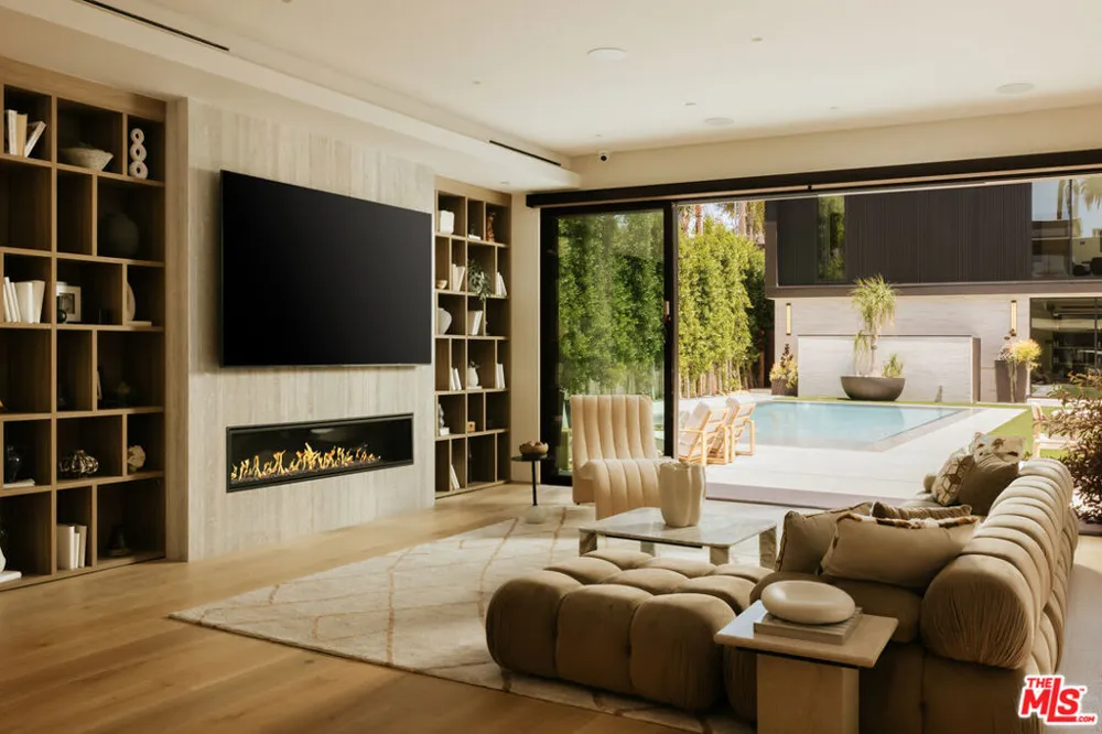 528 Marguerita Avenue Santa Monica, CA 90402