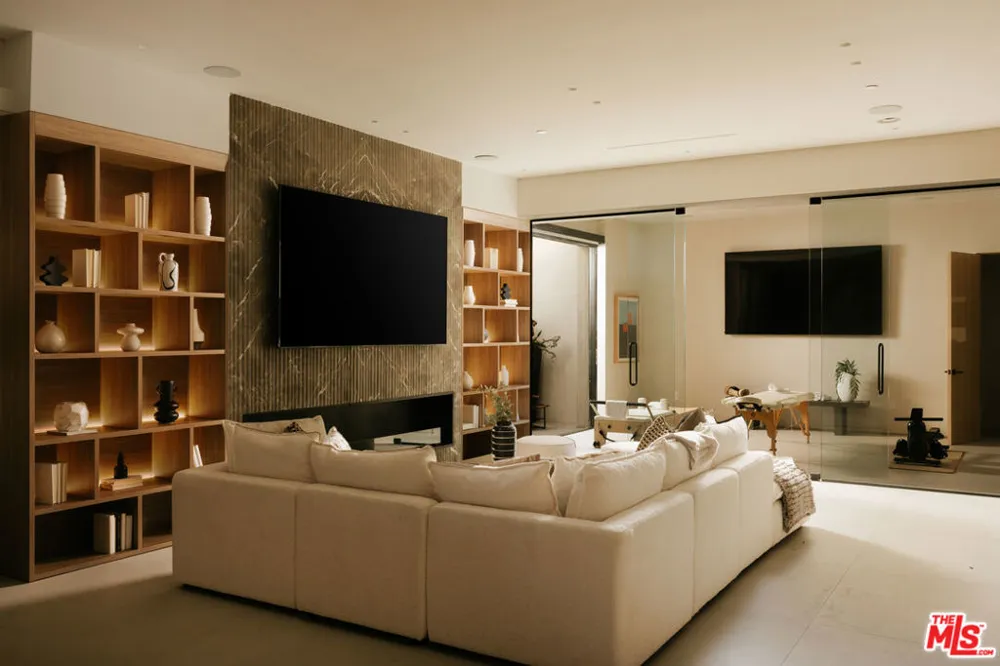 528 Marguerita Avenue Santa Monica, CA 90402