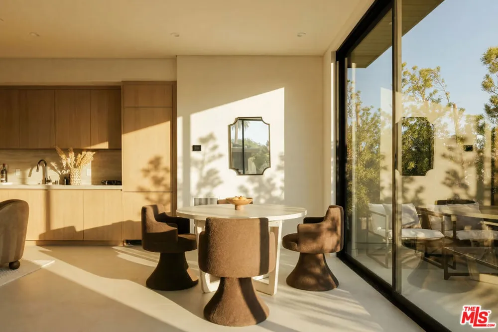 528 Marguerita Avenue Santa Monica, CA 90402