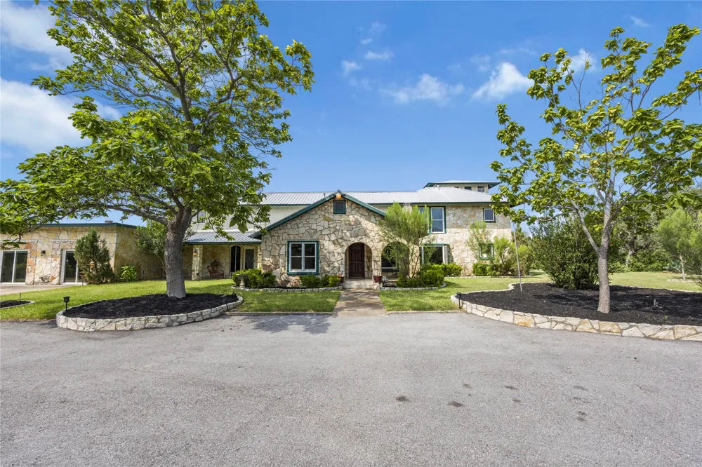 15805 Buddy Avenue Volente, TX 78641