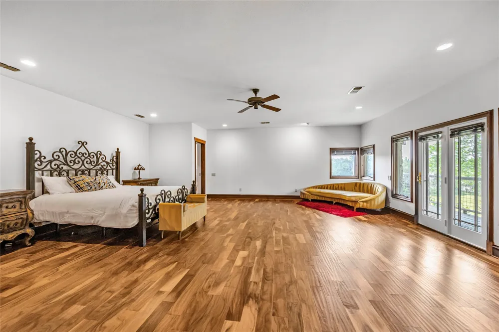 15805 Buddy Avenue Volente, TX 78641