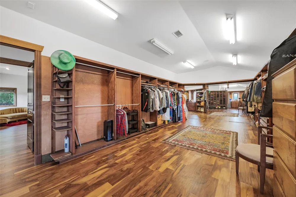 15805 Buddy Avenue Volente, TX 78641