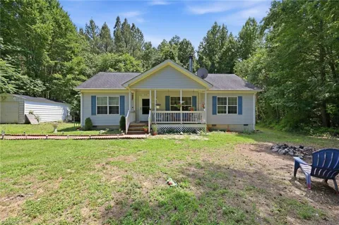 212 Lakeview Drive