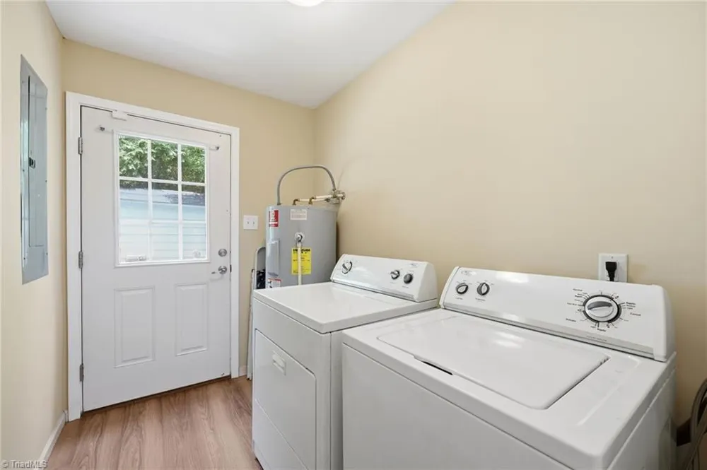212 Lakeview Drive Pelham, NC 27311