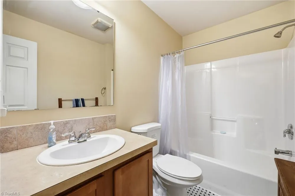 212 Lakeview Drive Pelham, NC 27311
