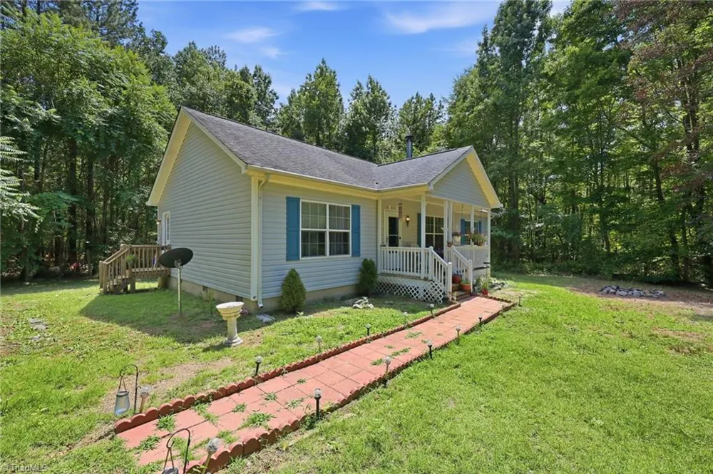 212 Lakeview Drive Pelham, NC 27311