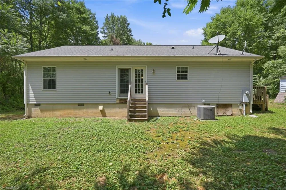212 Lakeview Drive Pelham, NC 27311