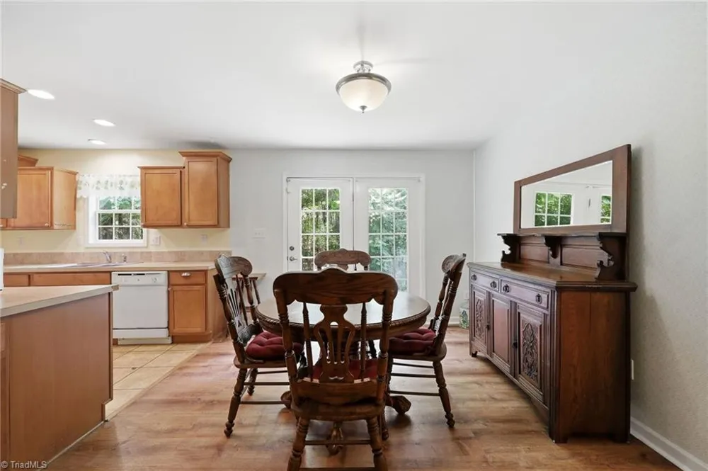 212 Lakeview Drive Pelham, NC 27311