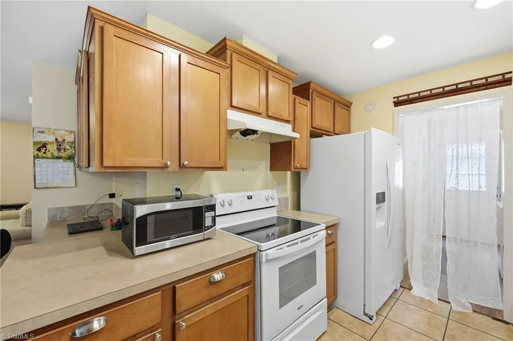 212 Lakeview Drive Pelham, NC 27311