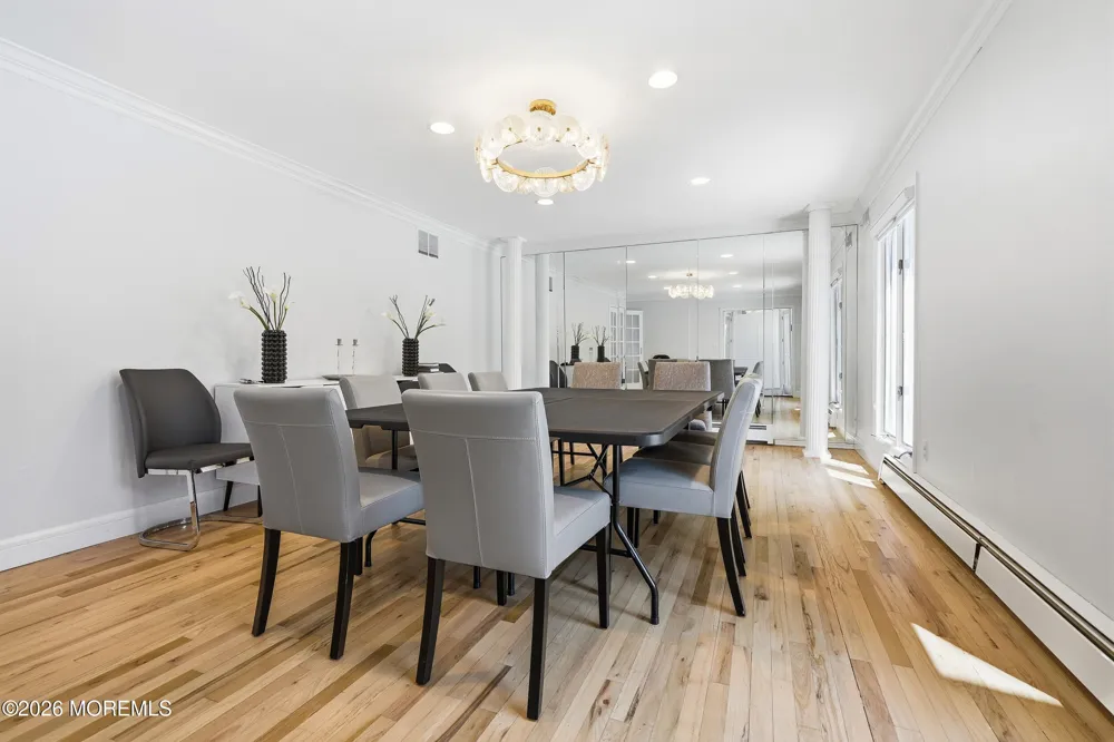 4 Mount Court Oakhurst, NJ 07755