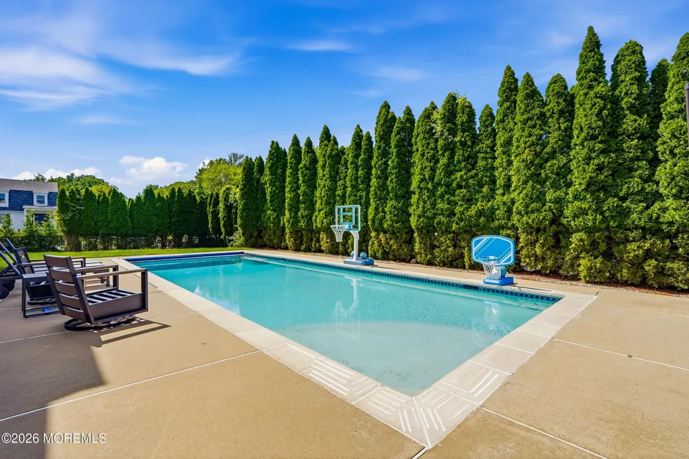 4 Mount Court Oakhurst, NJ 07755