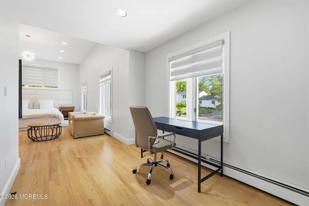4 Mount Court Oakhurst, NJ 07755