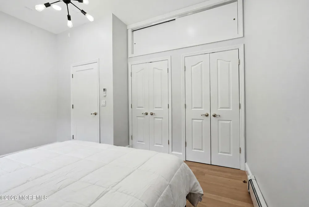 4 Mount Court Oakhurst, NJ 07755