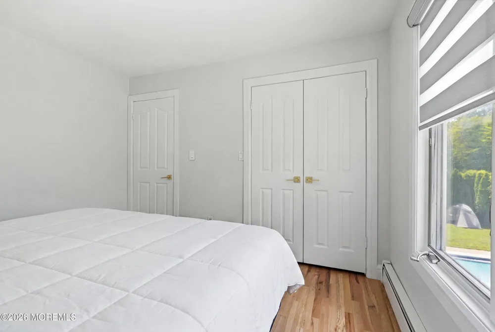 4 Mount Court Oakhurst, NJ 07755