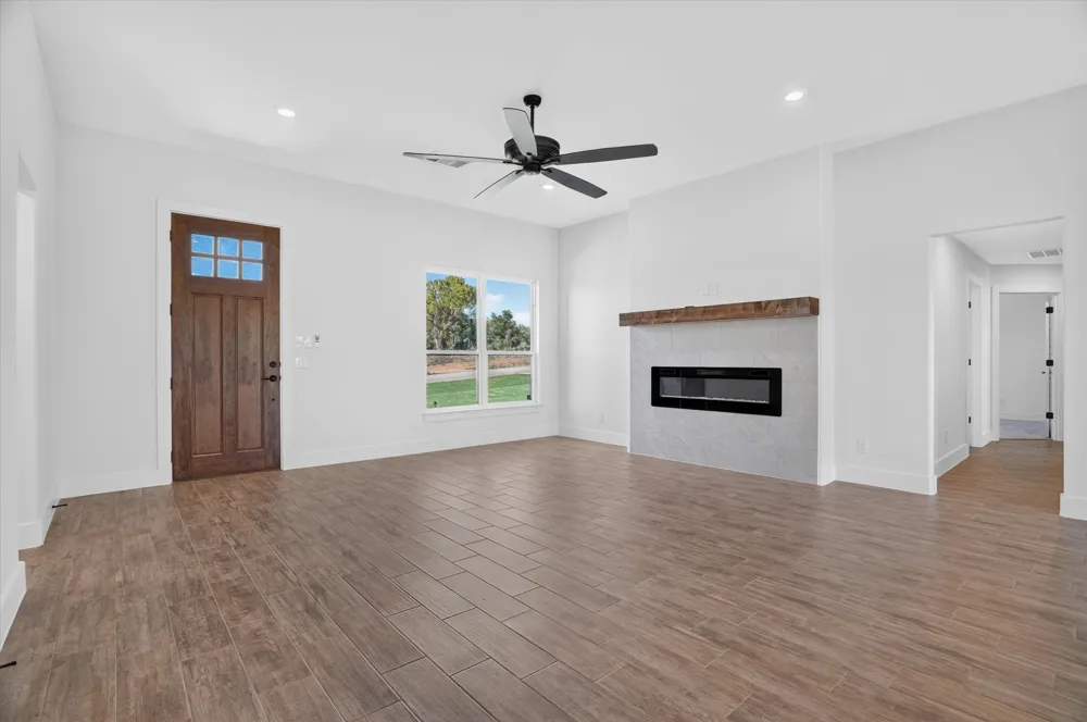 1097 Colt Road Springtown, TX 76082