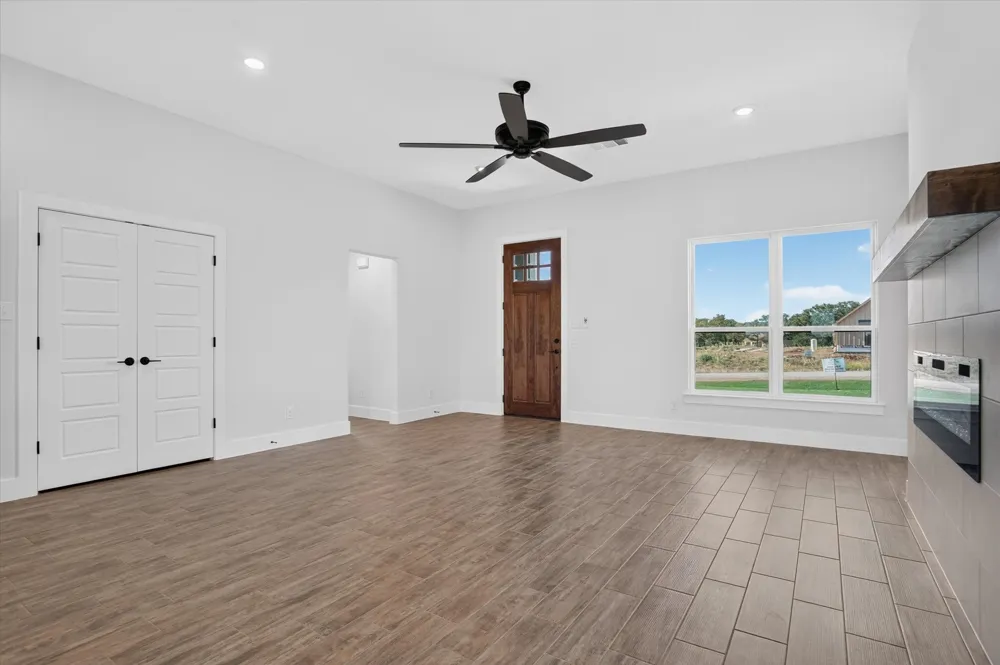 1097 Colt Road Springtown, TX 76082