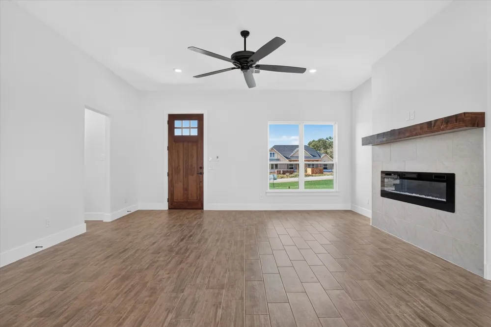 1097 Colt Road Springtown, TX 76082