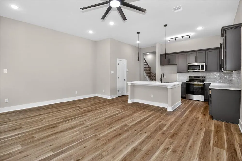 4217 Mallow Street #B Houston, TX 77051