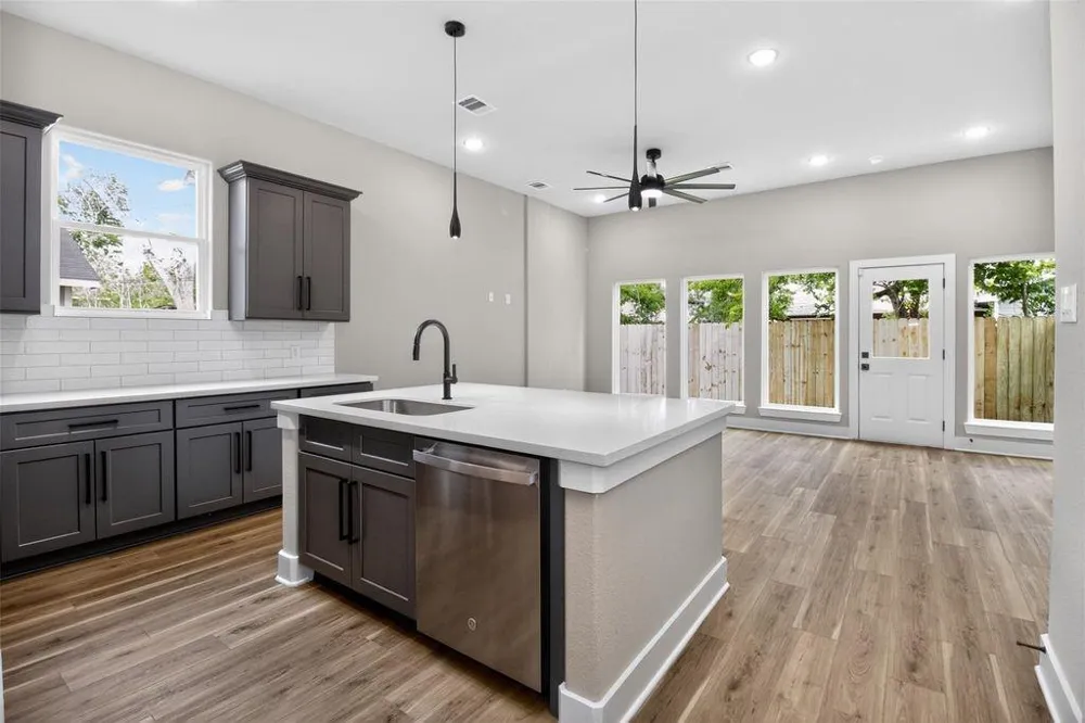 4217 Mallow Street #B Houston, TX 77051