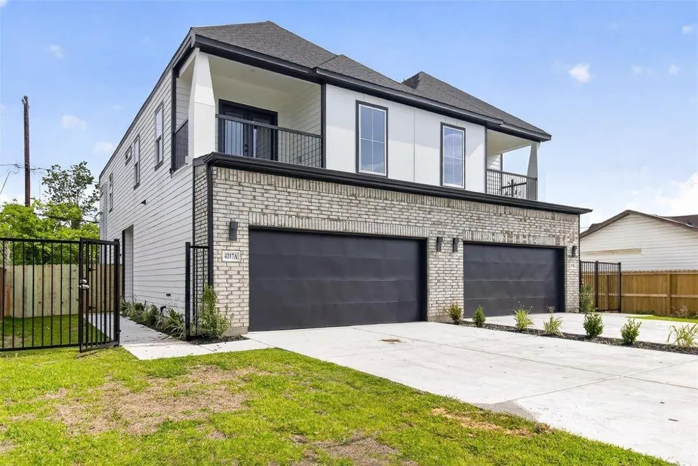 4217 Mallow Street #B Houston, TX 77051