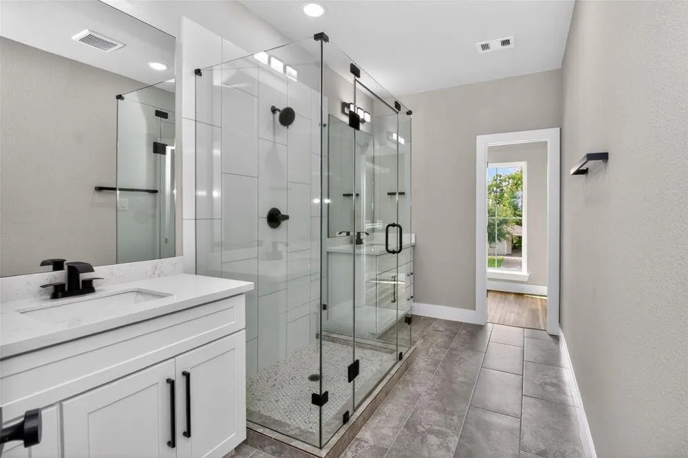 4217 Mallow Street #B Houston, TX 77051