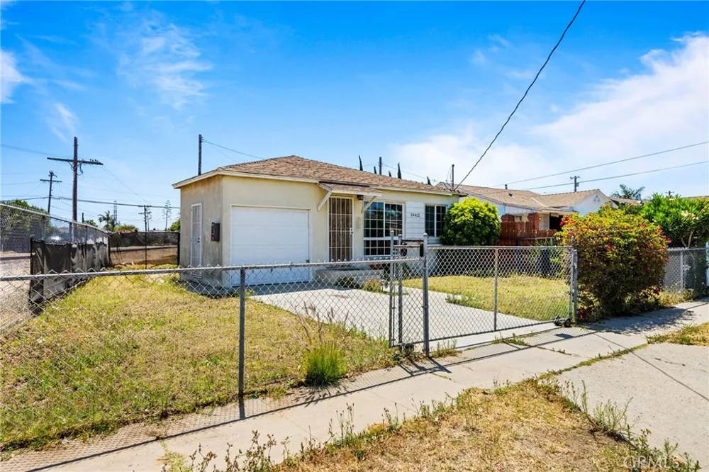 24412 Broad Wilmington, CA 90744