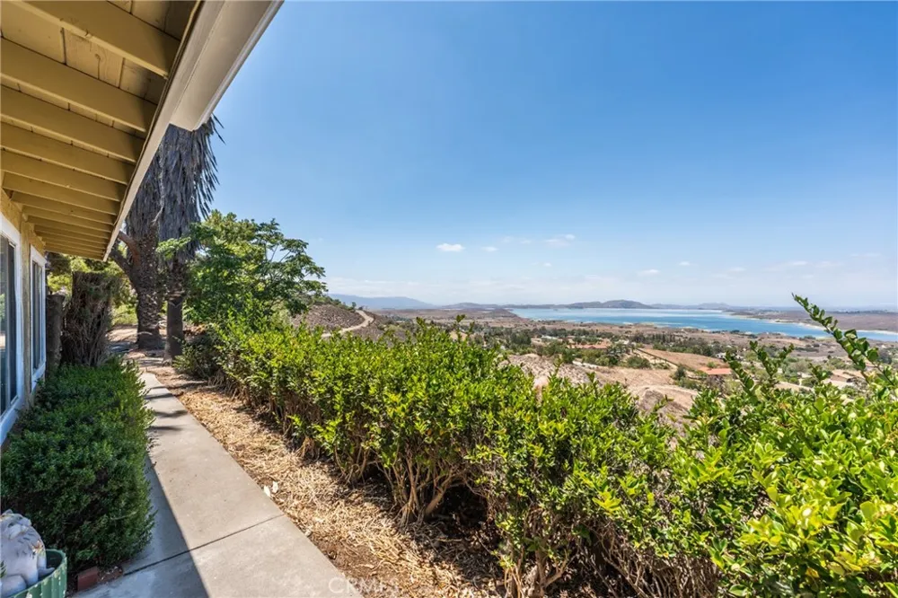 20831 Mandeville Lake Mathews, CA 92570