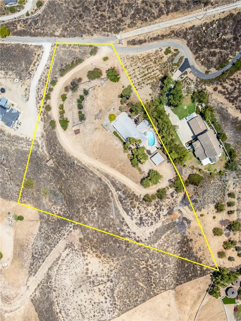 20831 Mandeville Lake Mathews, CA 92570